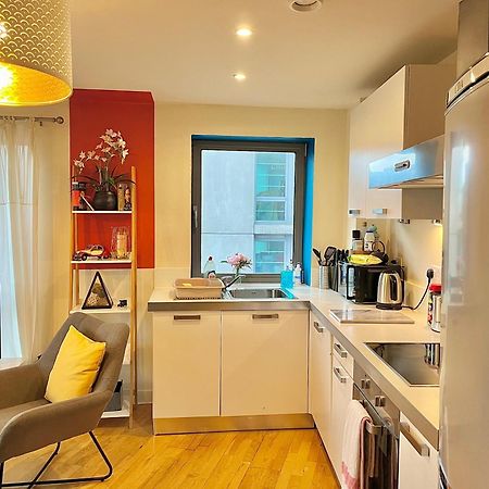 Skyview Apartment By Noknokstay - City Centre With Parking - Group, Family, Business Sheffield Bagian luar foto