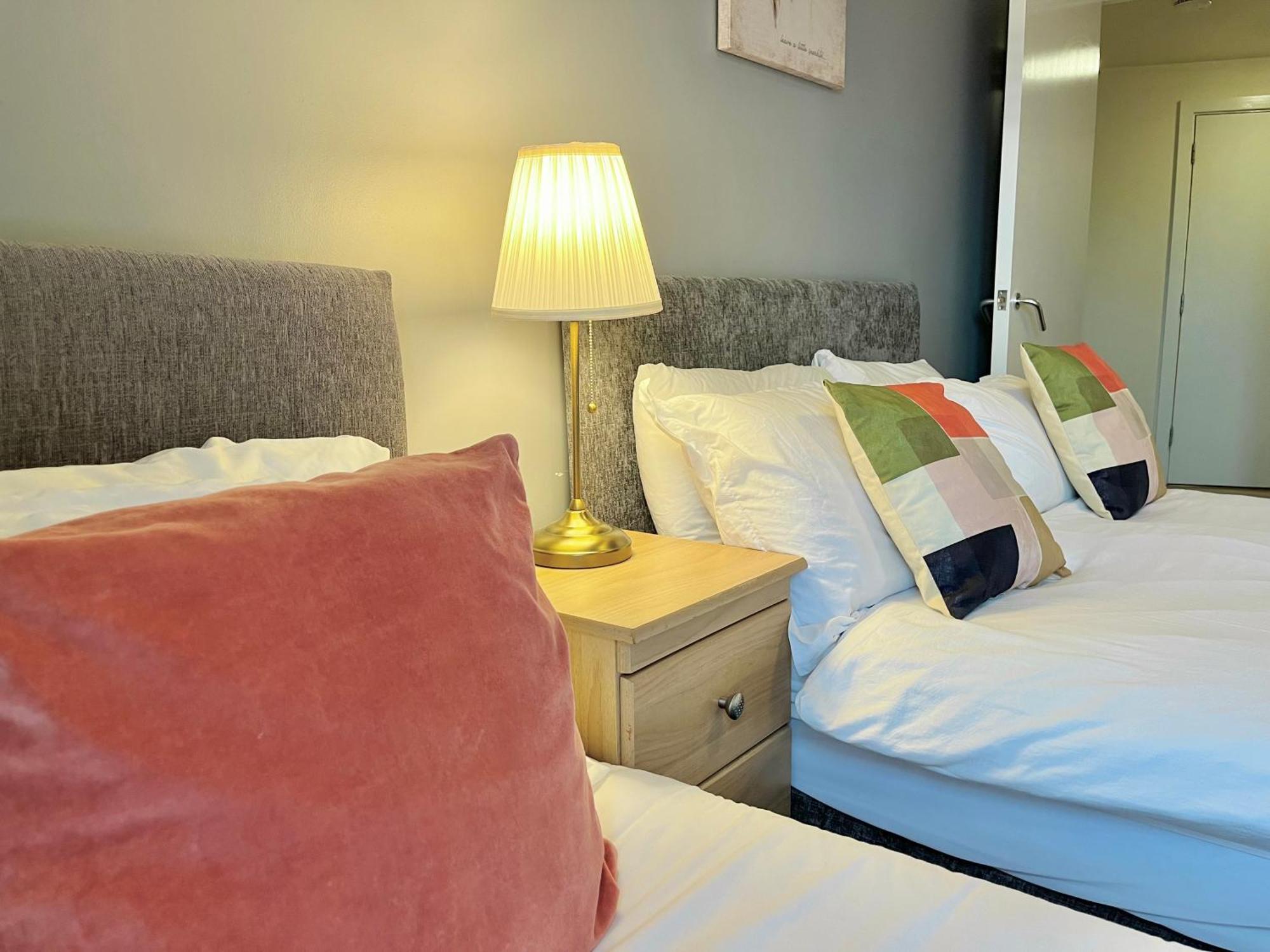 Skyview Apartment By Noknokstay - City Centre With Parking - Group, Family, Business Sheffield Bagian luar foto