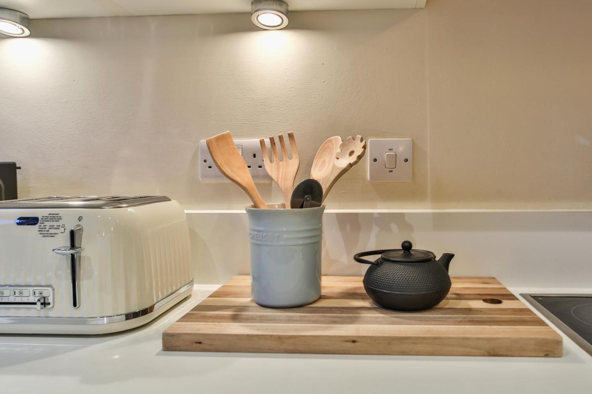 Skyview Apartment By Noknokstay - City Centre With Parking - Group, Family, Business Sheffield Bagian luar foto