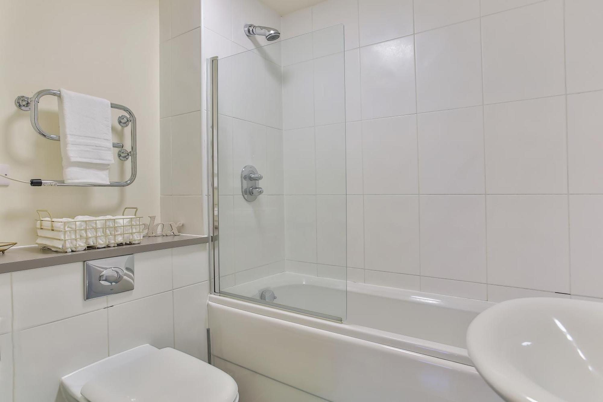 Skyview Apartment By Noknokstay - City Centre With Parking - Group, Family, Business Sheffield Bagian luar foto