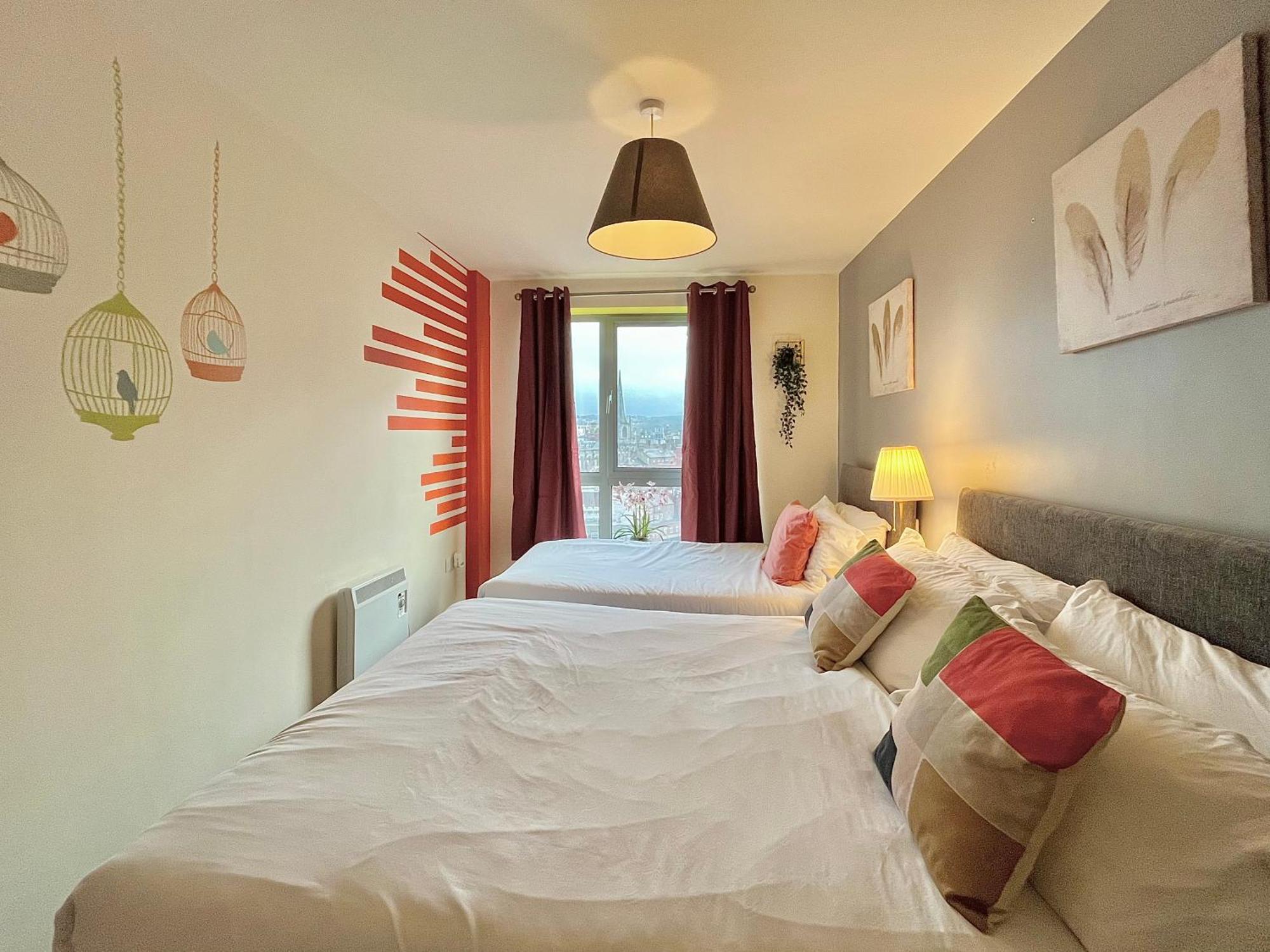 Skyview Apartment By Noknokstay - City Centre With Parking - Group, Family, Business Sheffield Bagian luar foto