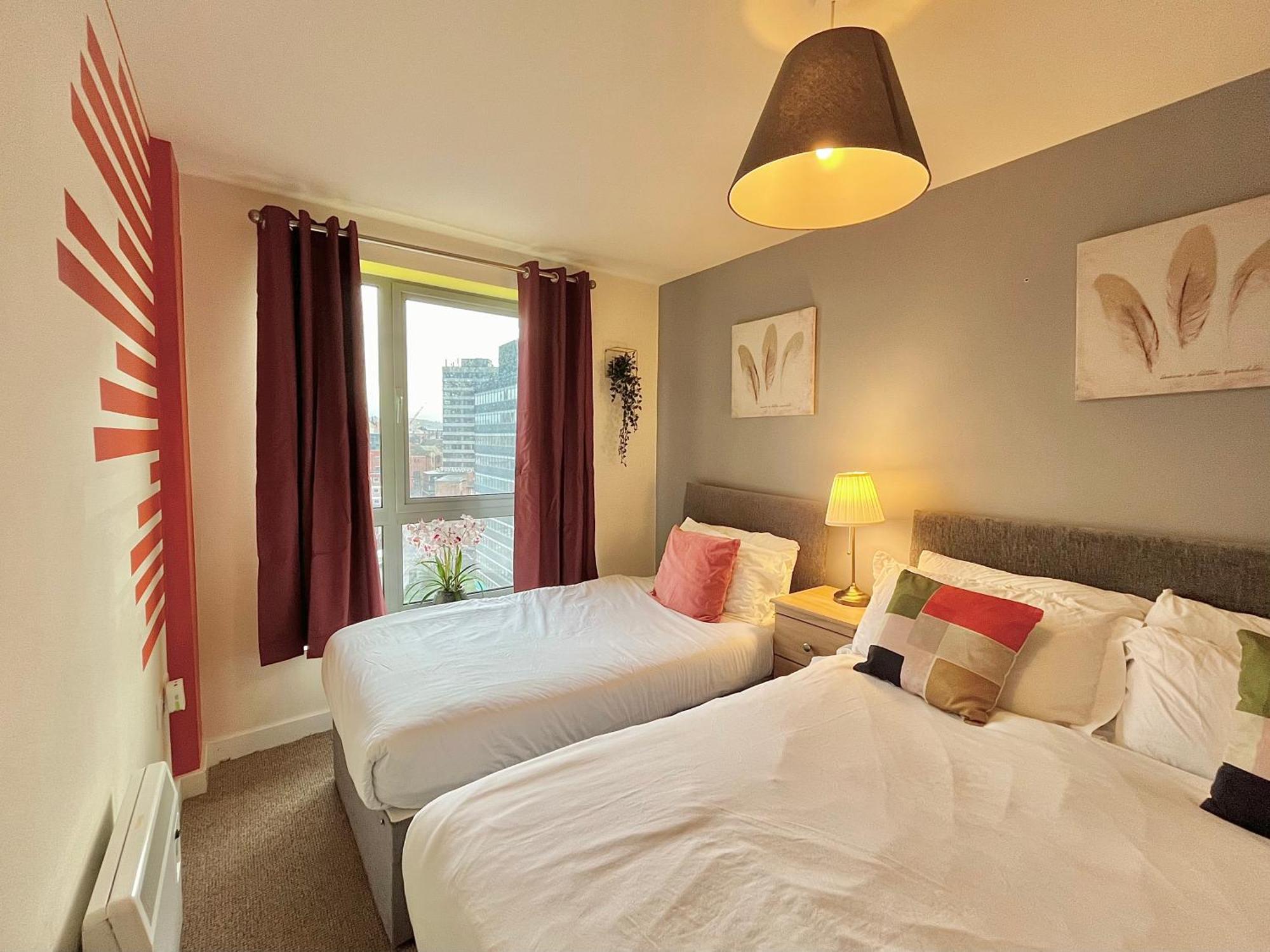 Skyview Apartment By Noknokstay - City Centre With Parking - Group, Family, Business Sheffield Bagian luar foto