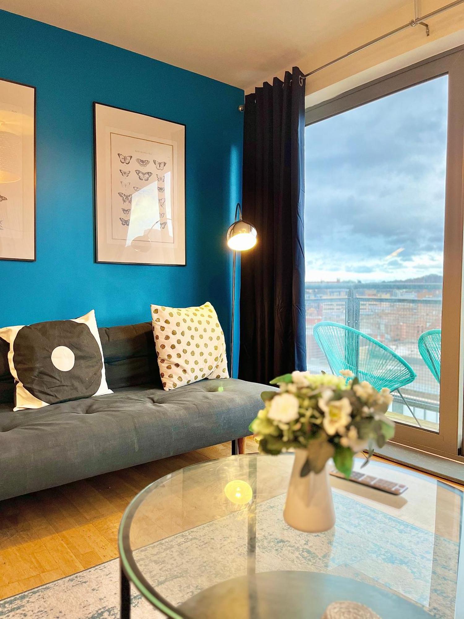 Skyview Apartment By Noknokstay - City Centre With Parking - Group, Family, Business Sheffield Bagian luar foto