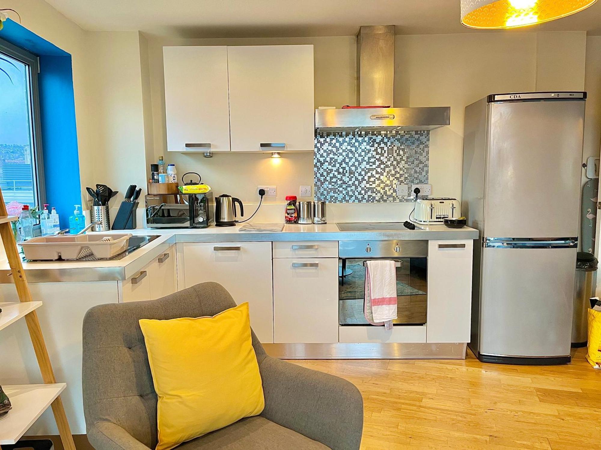 Skyview Apartment By Noknokstay - City Centre With Parking - Group, Family, Business Sheffield Bagian luar foto