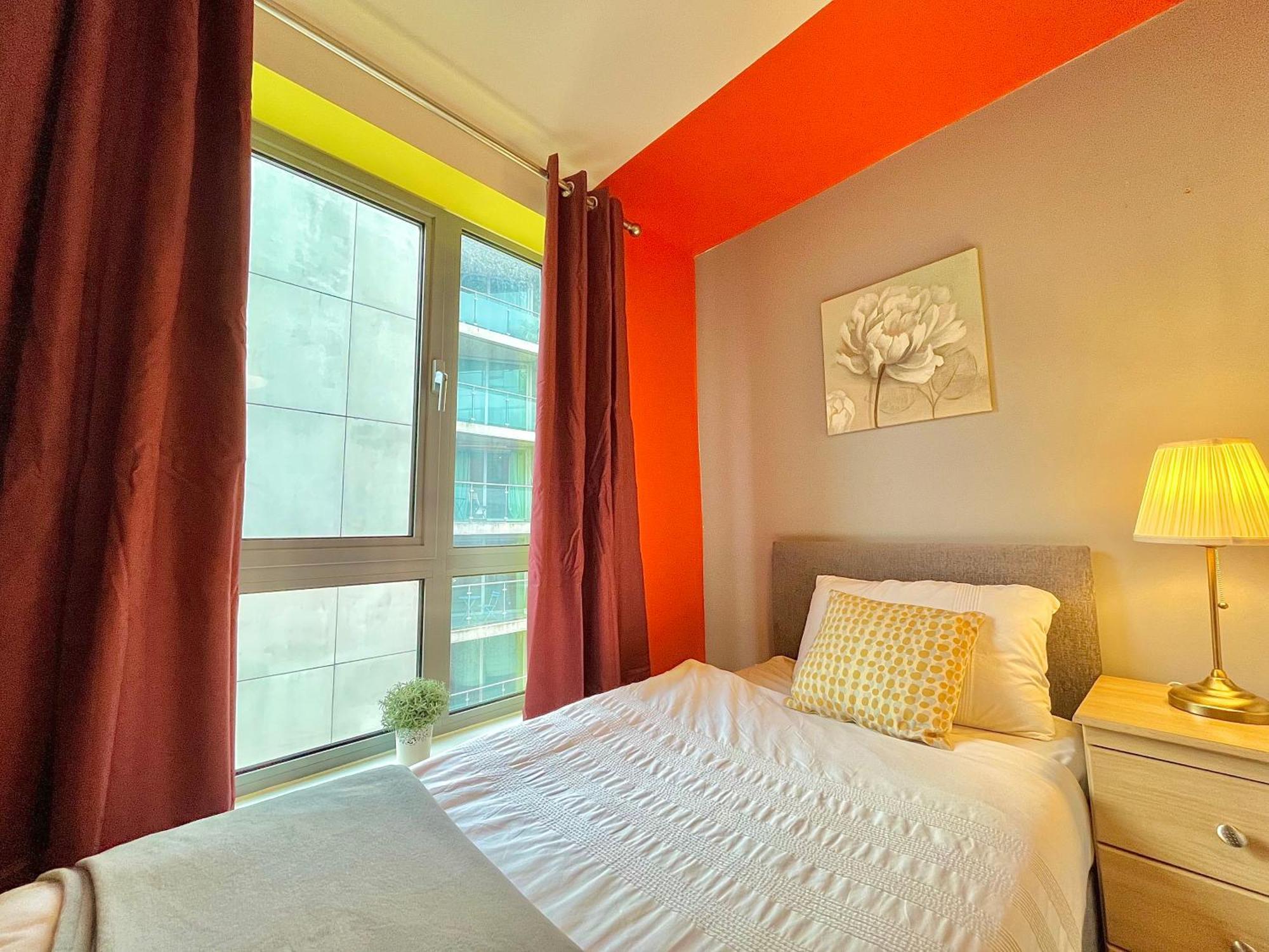 Skyview Apartment By Noknokstay - City Centre With Parking - Group, Family, Business Sheffield Bagian luar foto