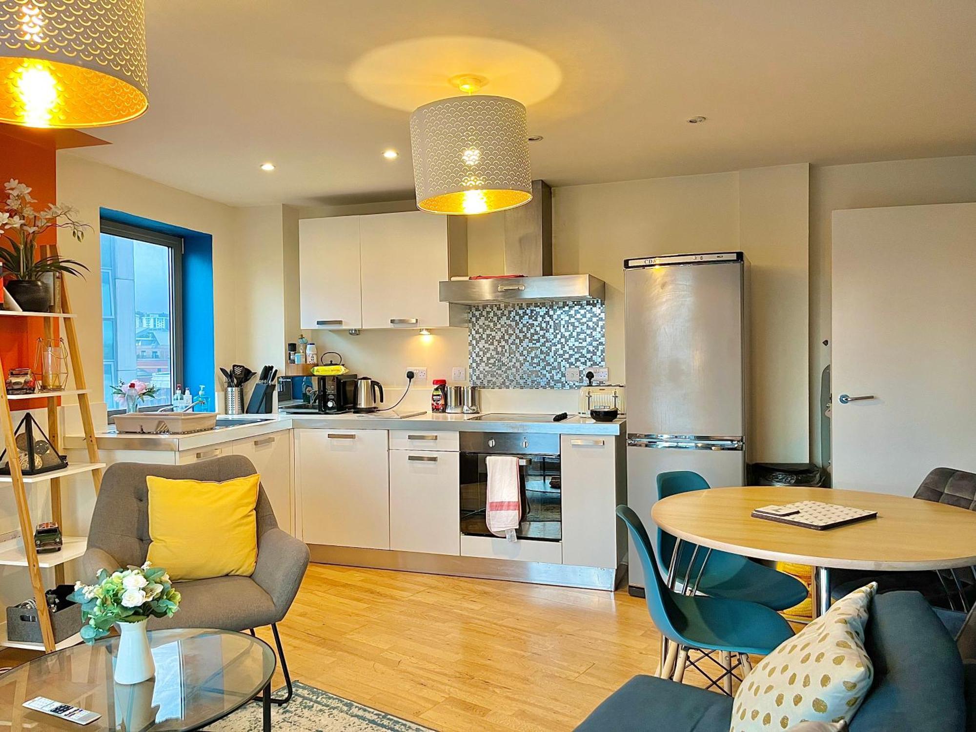 Skyview Apartment By Noknokstay - City Centre With Parking - Group, Family, Business Sheffield Bagian luar foto