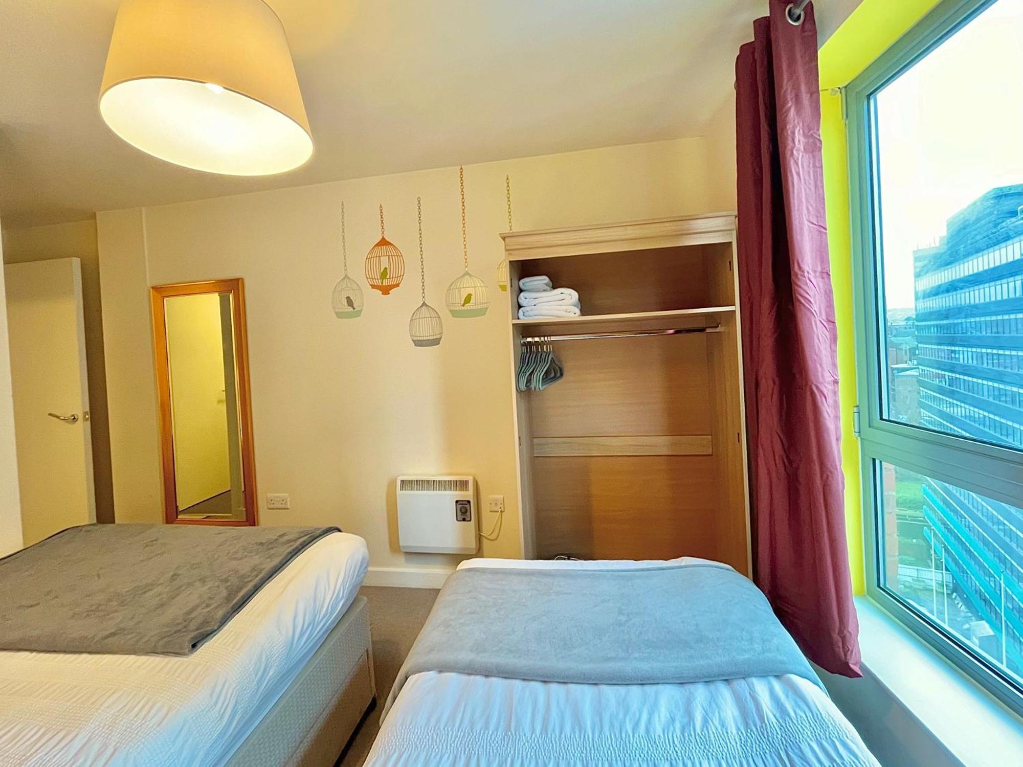 Skyview Apartment By Noknokstay - City Centre With Parking - Group, Family, Business Sheffield Bagian luar foto